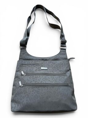 Baggallini Bucket Bagg Crossbody Shoulder Travel Purse Gray Cheetah Emboss NWOT